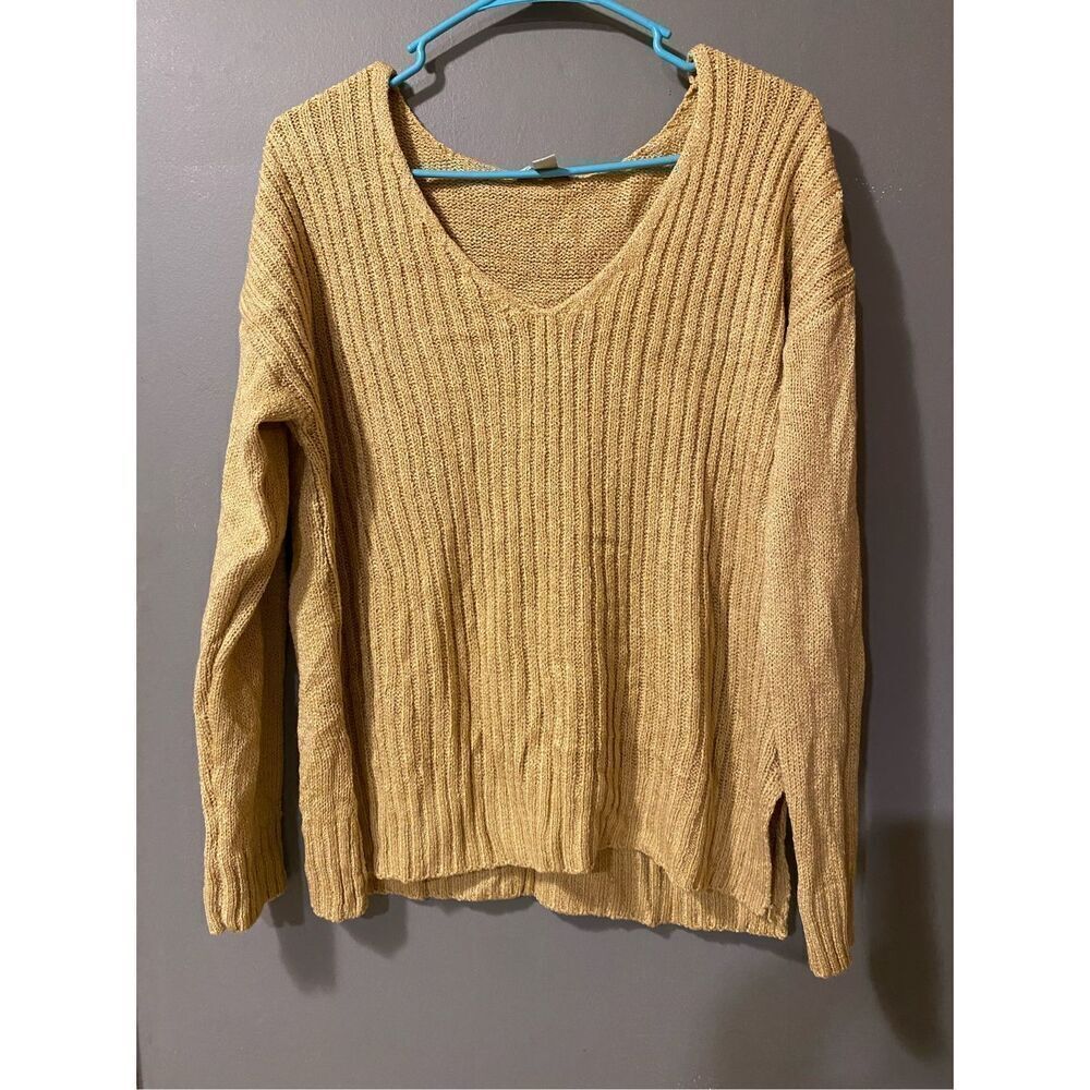 Cozy Casual Gold V Neck Knit Sweater Size Small/Medium